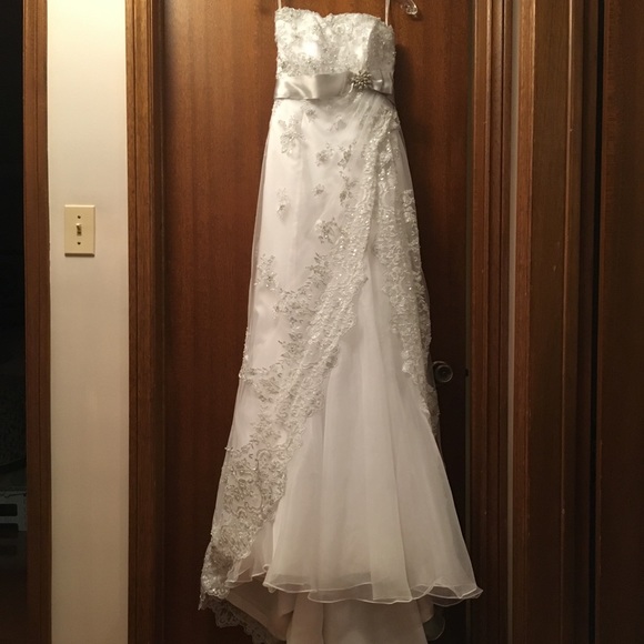 Maggie Sottero Tamara model petite. - Picture 3 of 8